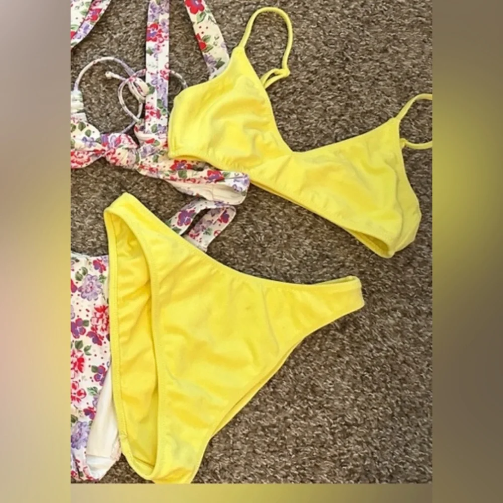 3 bikini BUNDLE ‼️Frankie’s Bikinis red hawaiian flower suit - Picture 2 of 5